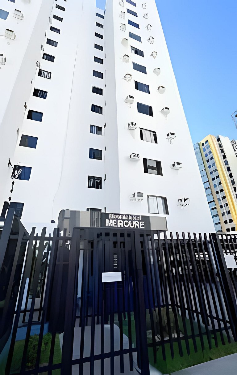 Apê andar alto perto do Shopping Jardins com ar
