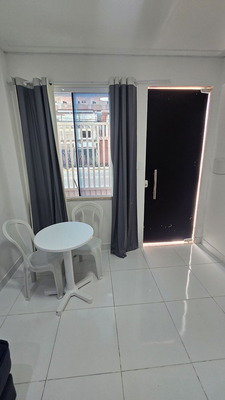 Studio a 200m dos Lagos da Orla com ar/varanda 02