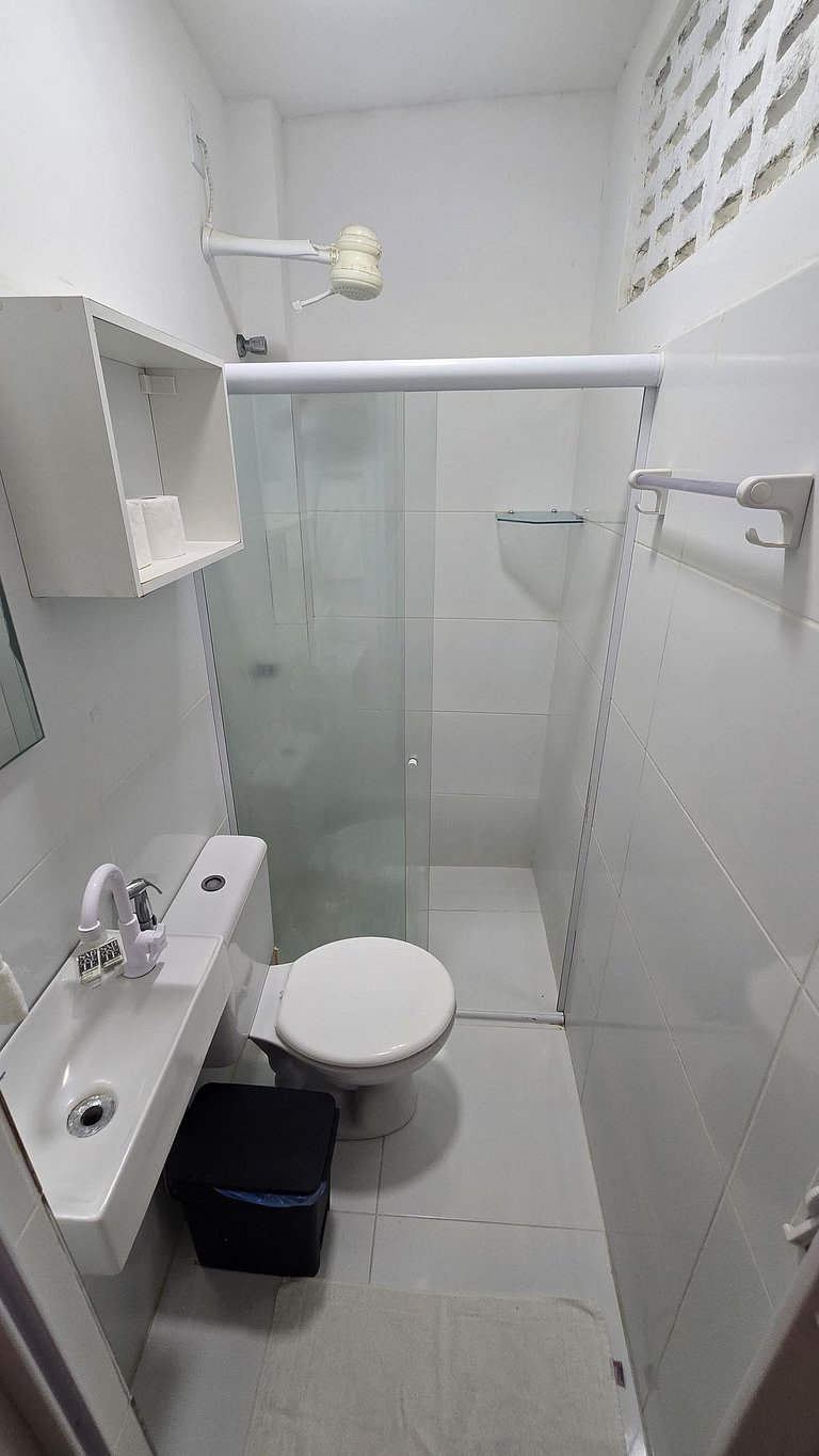 Studio a 200m dos Lagos da Orla com ar/varanda 02