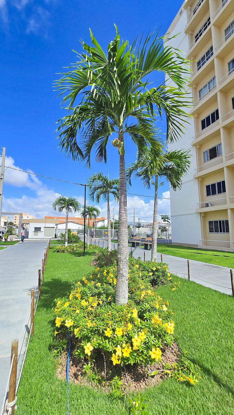 Resort Aruana com 2qts, ar, piscina e muito verde