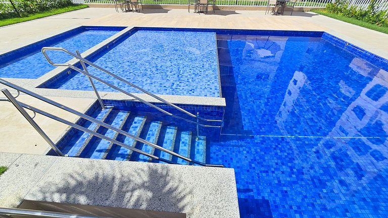 Resort Aruana com 2qts, ar, piscina e muito verde