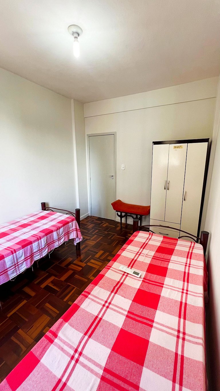 Amplo apê em bairro nobre