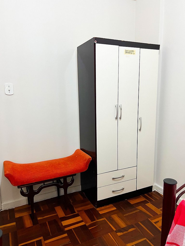 Amplo apê em bairro nobre