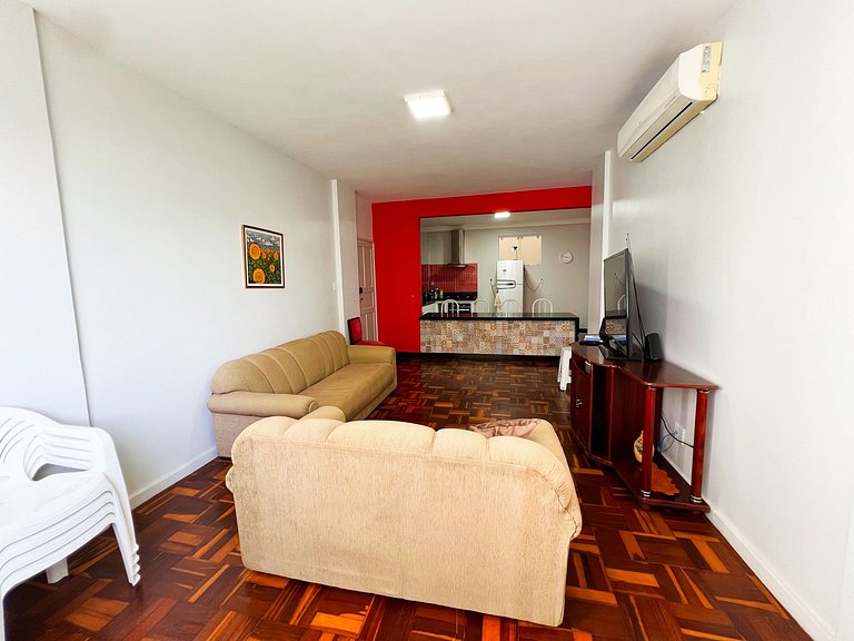 Amplo apê em bairro nobre