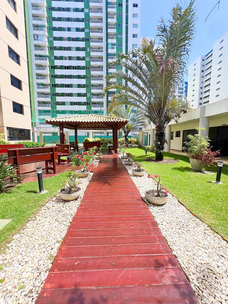 3/4 com ar, 7 min da Praia e c/ Lazer completo