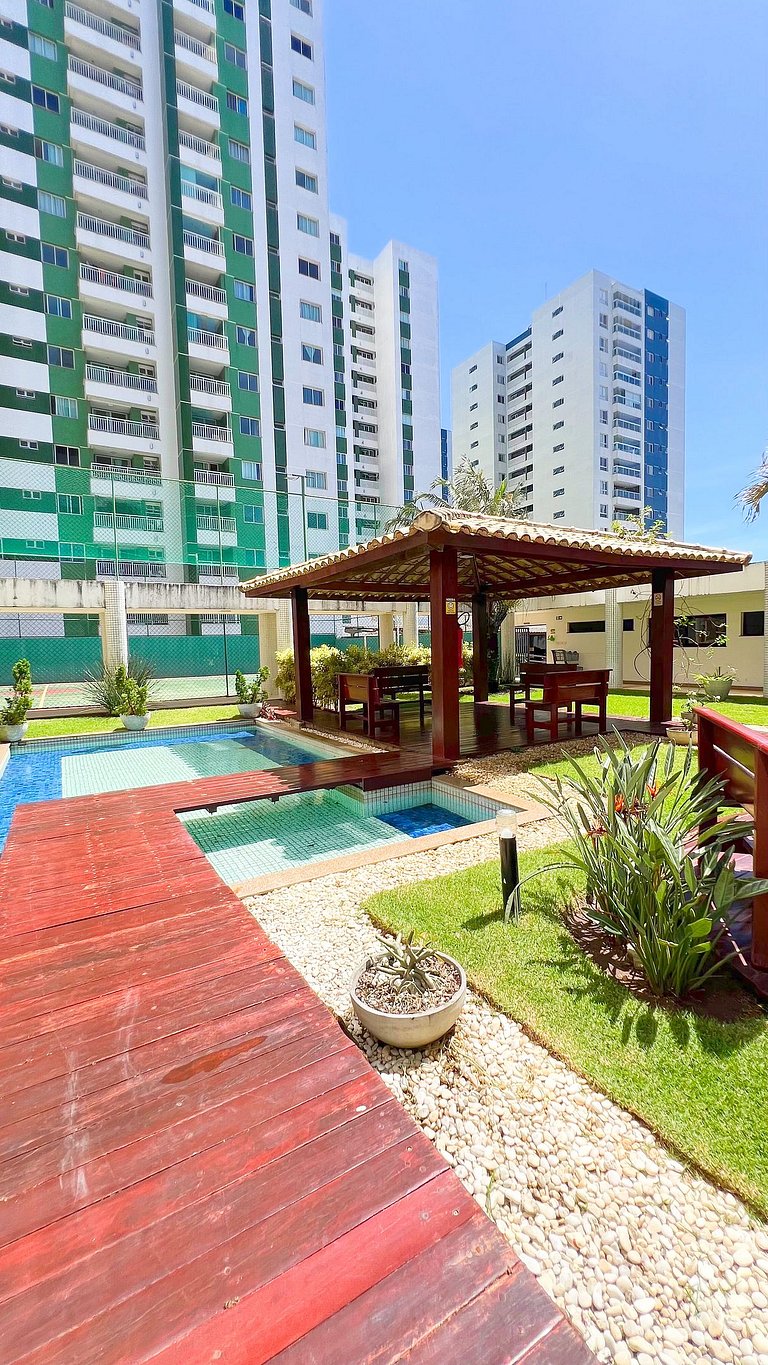 3/4 com ar, 7 min da Praia e c/ Lazer completo