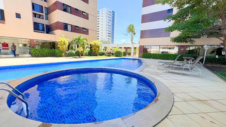 3/4 com ar, 7 min da Praia e c/ Lazer completo