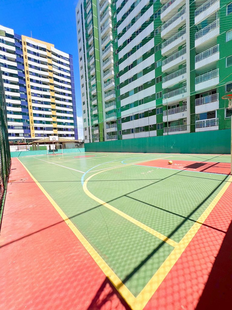 3/4 com ar, 7 min da Praia e c/ Lazer completo