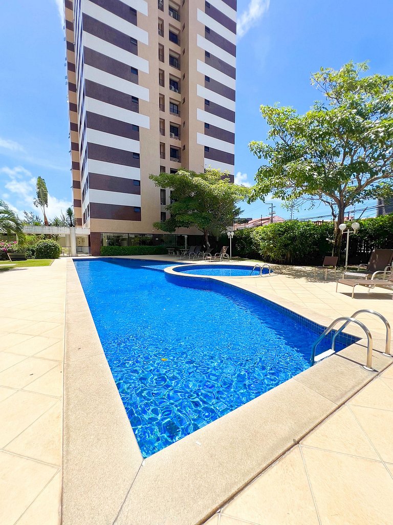 3/4 com ar, 7 min da Praia e c/ Lazer completo