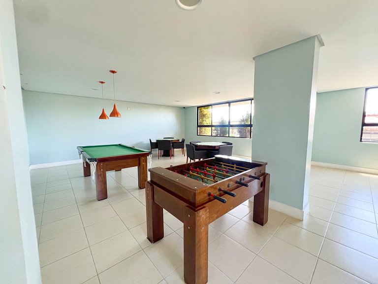 3/4 com ar, 7 min da Praia e c/ Lazer completo