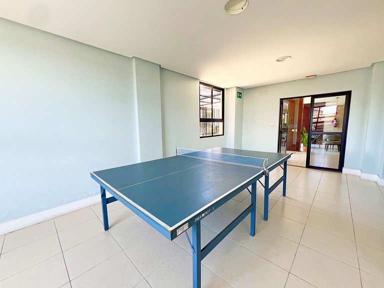 3/4 com ar, 7 min da Praia e c/ Lazer completo