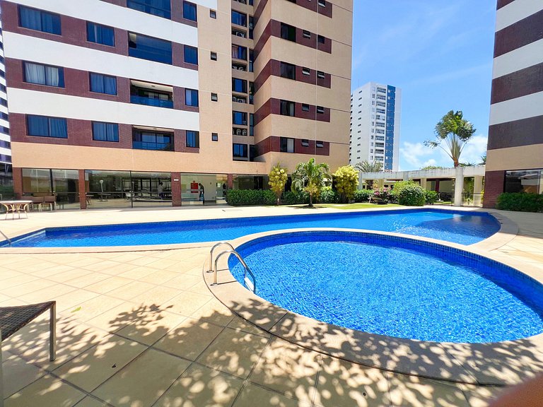 3/4 com ar, 7 min da Praia e c/ Lazer completo