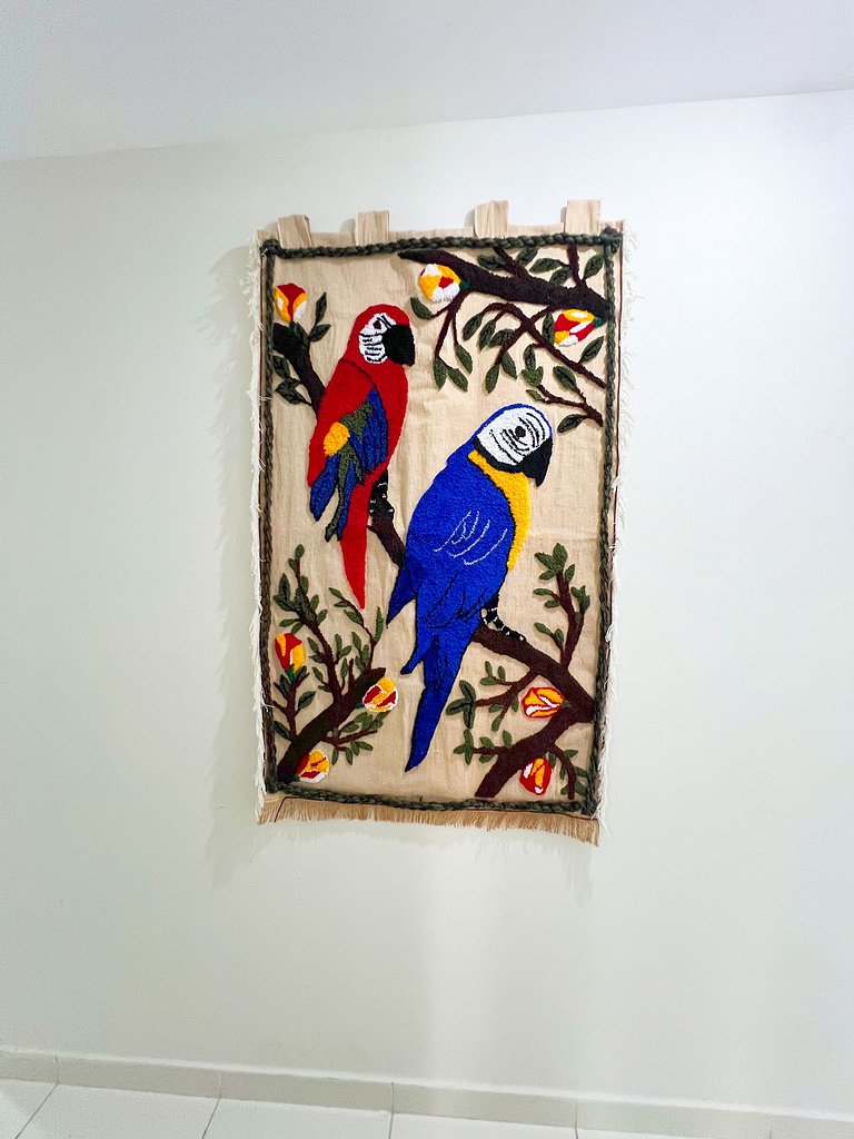 3/4 com ar, 7 min da Praia e c/ Lazer completo