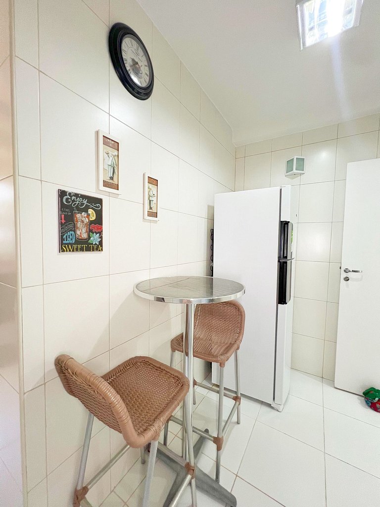 3/4 com ar, 7 min da Praia e c/ Lazer completo