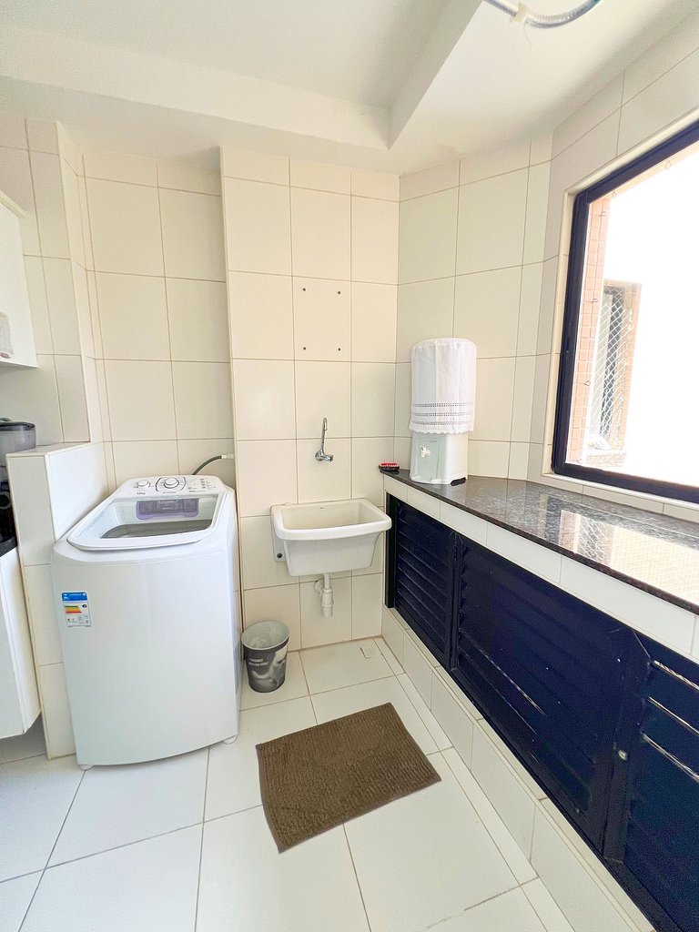 3/4 com ar, 7 min da Praia e c/ Lazer completo