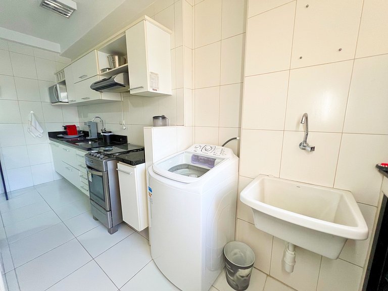 3/4 com ar, 7 min da Praia e c/ Lazer completo