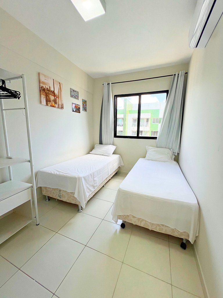 3/4 com ar, 7 min da Praia e c/ Lazer completo