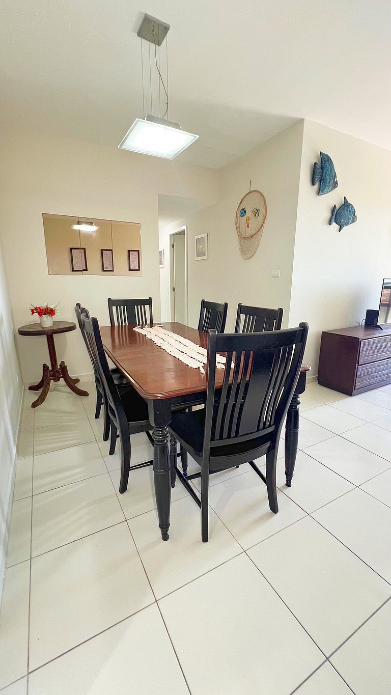 3/4 com ar, 7 min da Praia e c/ Lazer completo