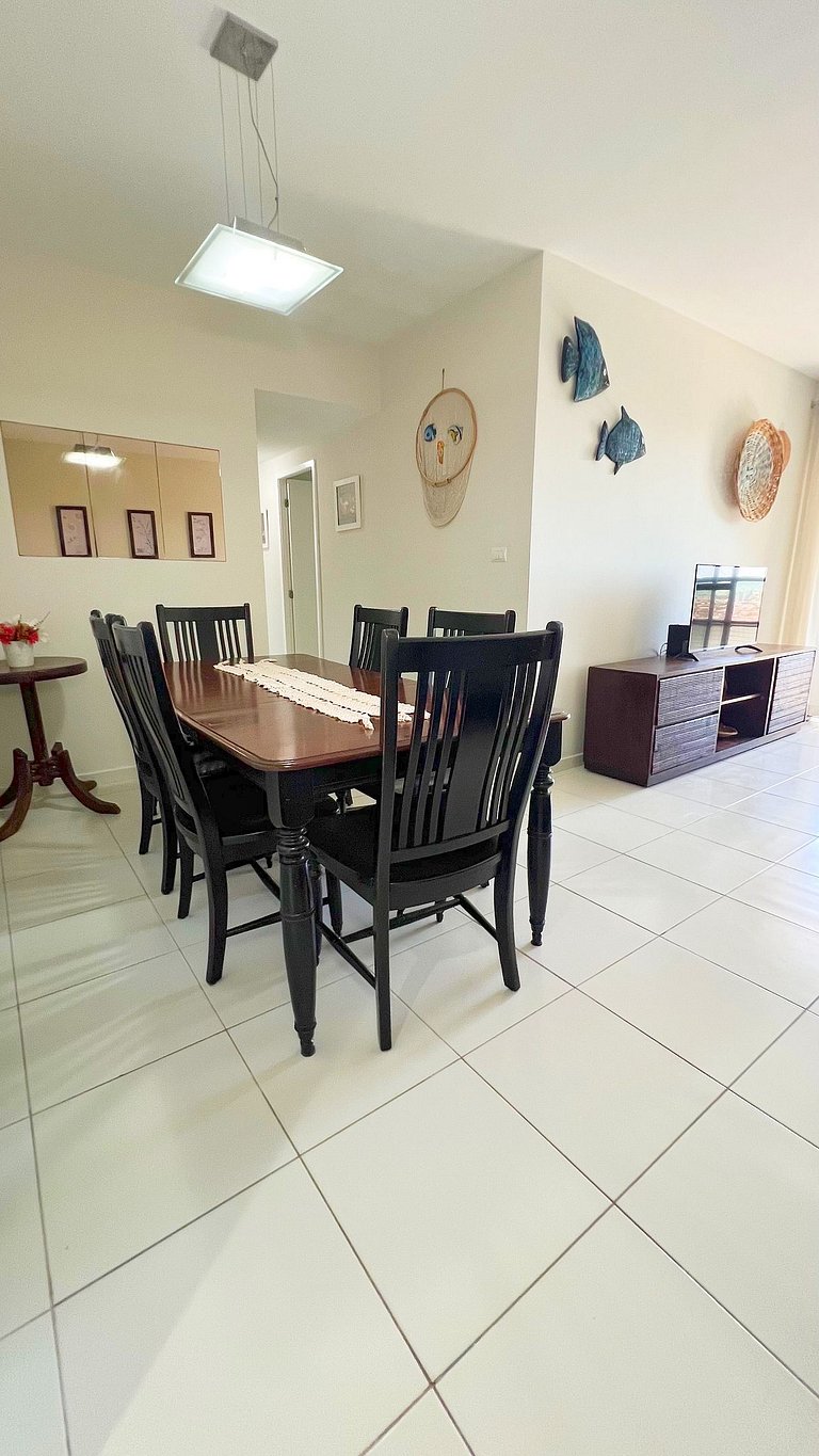 3/4 com ar, 7 min da Praia e c/ Lazer completo