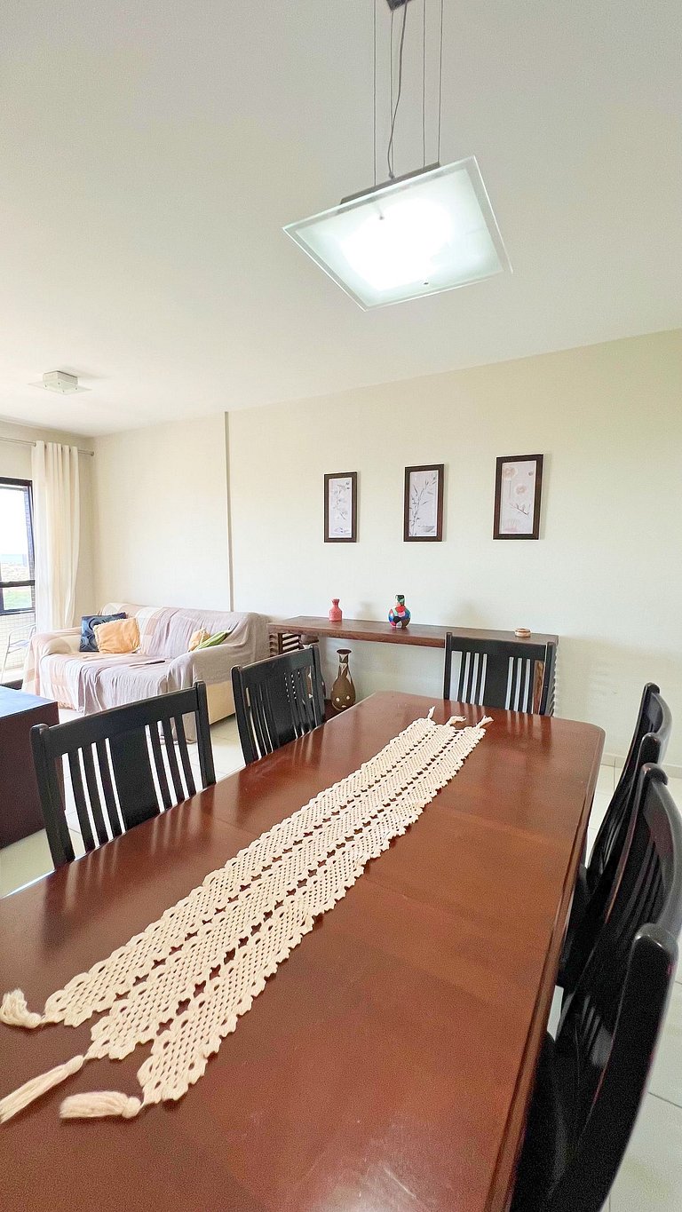 3/4 com ar, 7 min da Praia e c/ Lazer completo