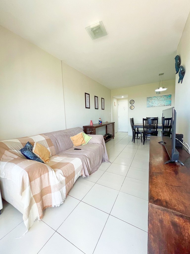 3/4 com ar, 7 min da Praia e c/ Lazer completo