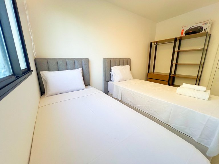 2/4 c/ ar. 250m da Praia de Atalaia by Apê