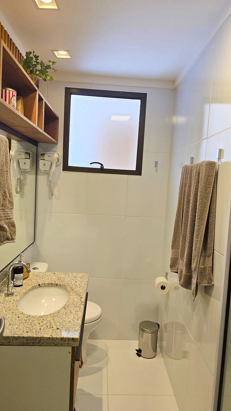 1/4 Design a 250m da Praia de Atalaia by Apê