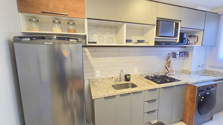 1/4 Design a 250m da Praia de Atalaia by Apê