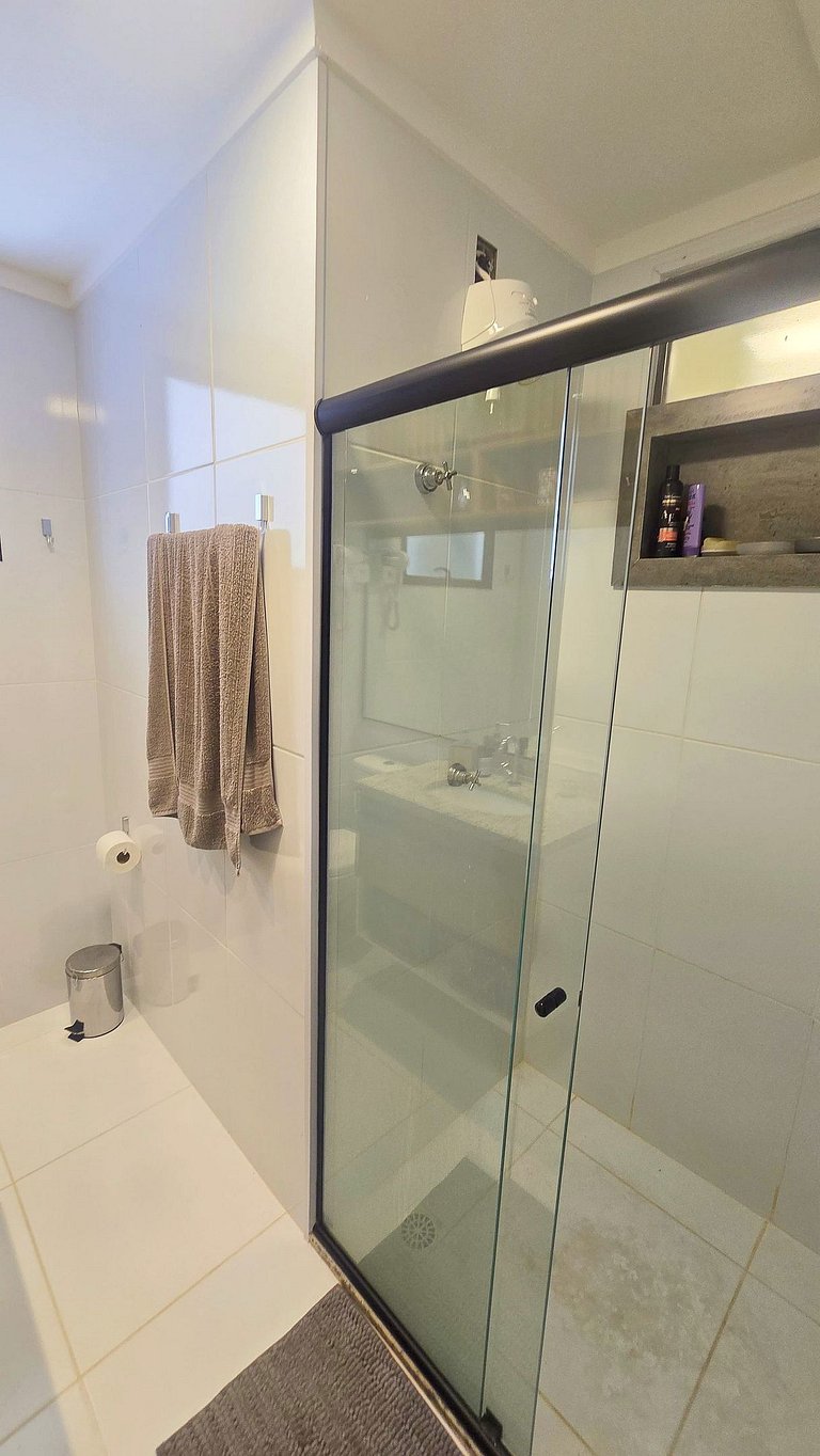 1/4 Design a 250m da Praia de Atalaia by Apê