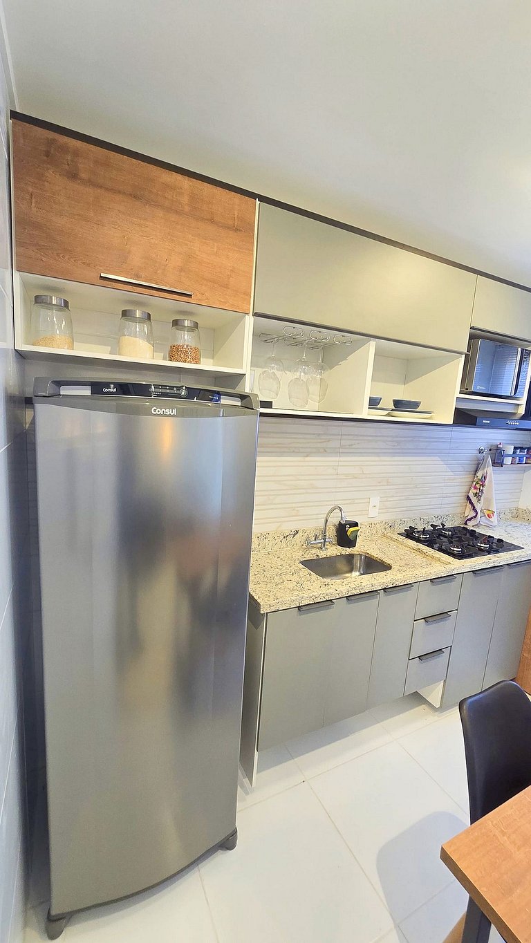 1/4 Design a 250m da Praia de Atalaia by Apê