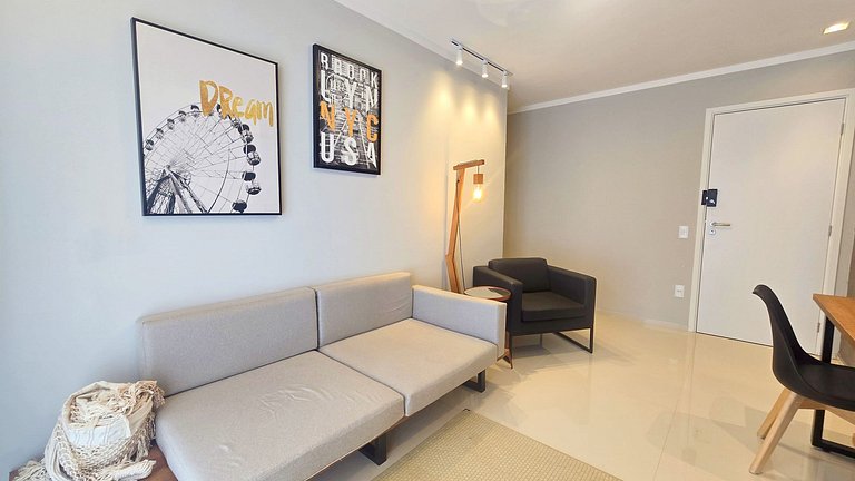 1/4 Design a 250m da Praia de Atalaia by Apê