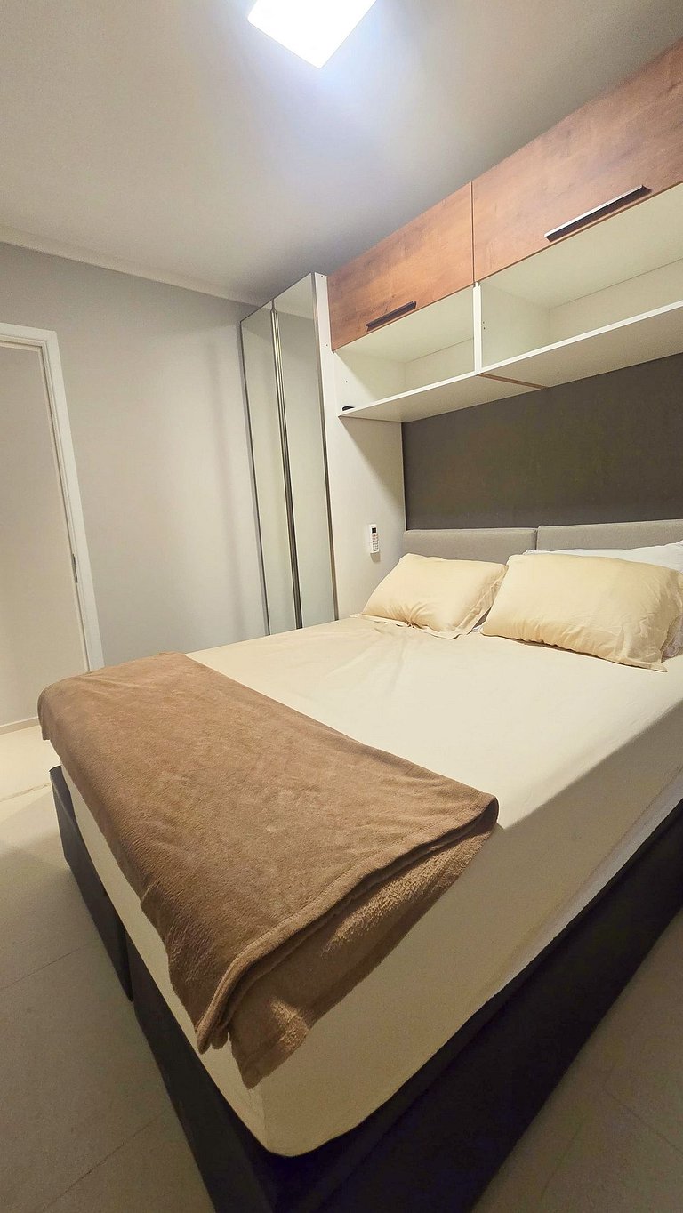 1/4 Design a 250m da Praia de Atalaia by Apê