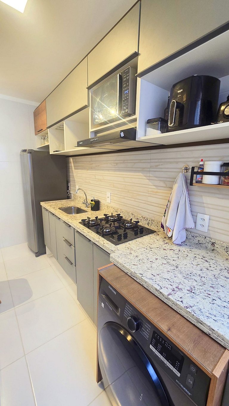 1/4 Design a 250m da Praia de Atalaia by Apê