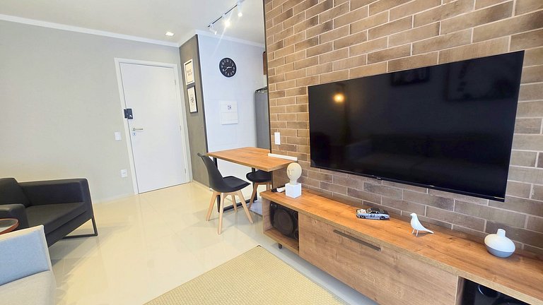 1/4 Design a 250m da Praia de Atalaia by Apê