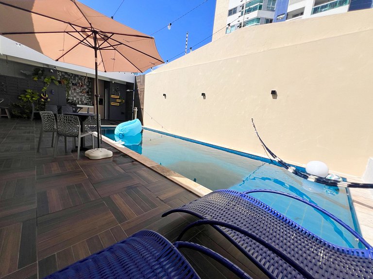 Varandinha Arejada a 700m da Praia by Apê