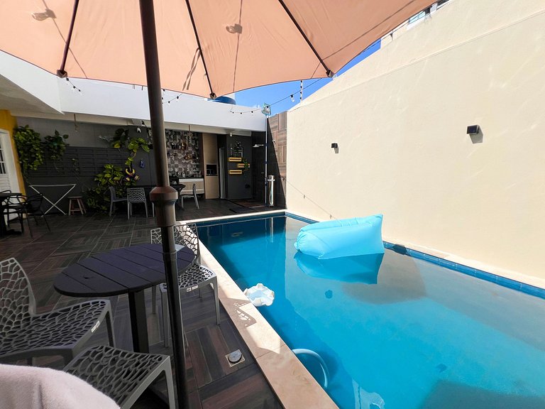 Varandinha Arejada a 700m da Praia by Apê