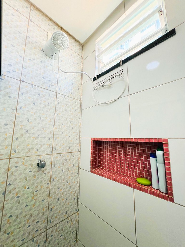 Varandinha Arejada a 700m da Praia by Apê