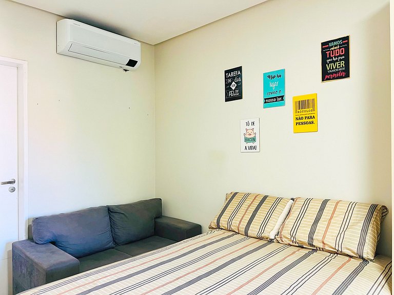 Varandinha Arejada a 700m da Praia by Apê