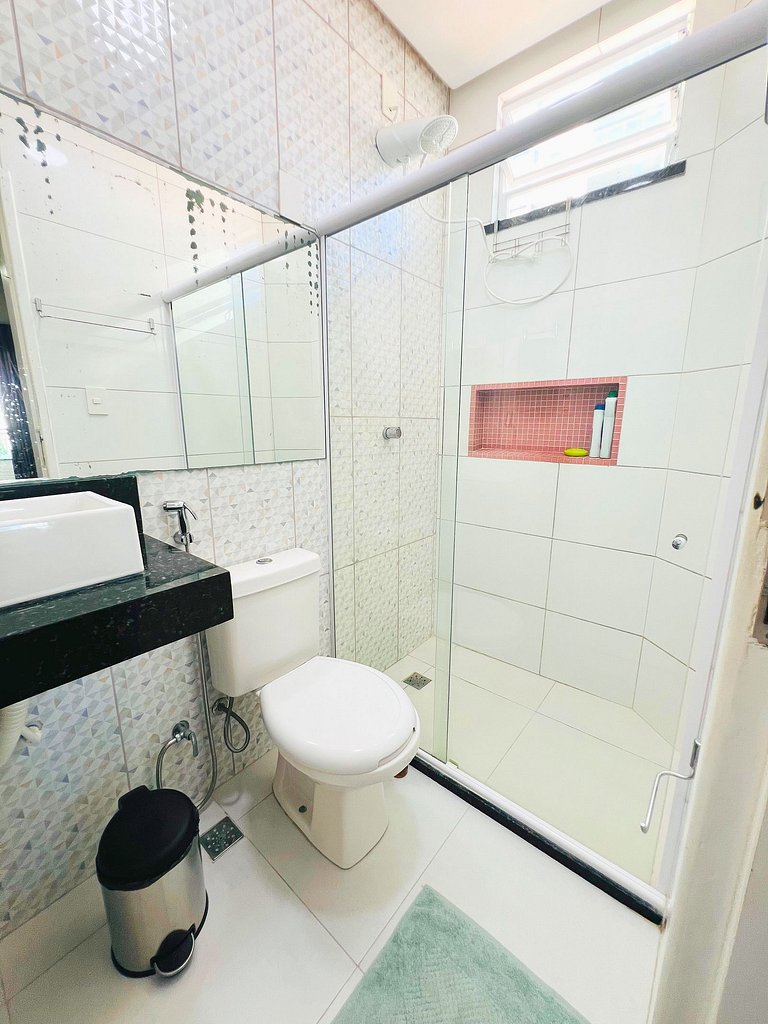 Varandinha Arejada a 700m da Praia by Apê