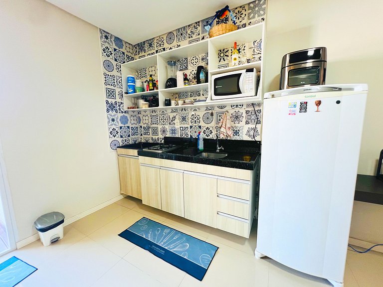 Varandinha Arejada a 700m da Praia by Apê