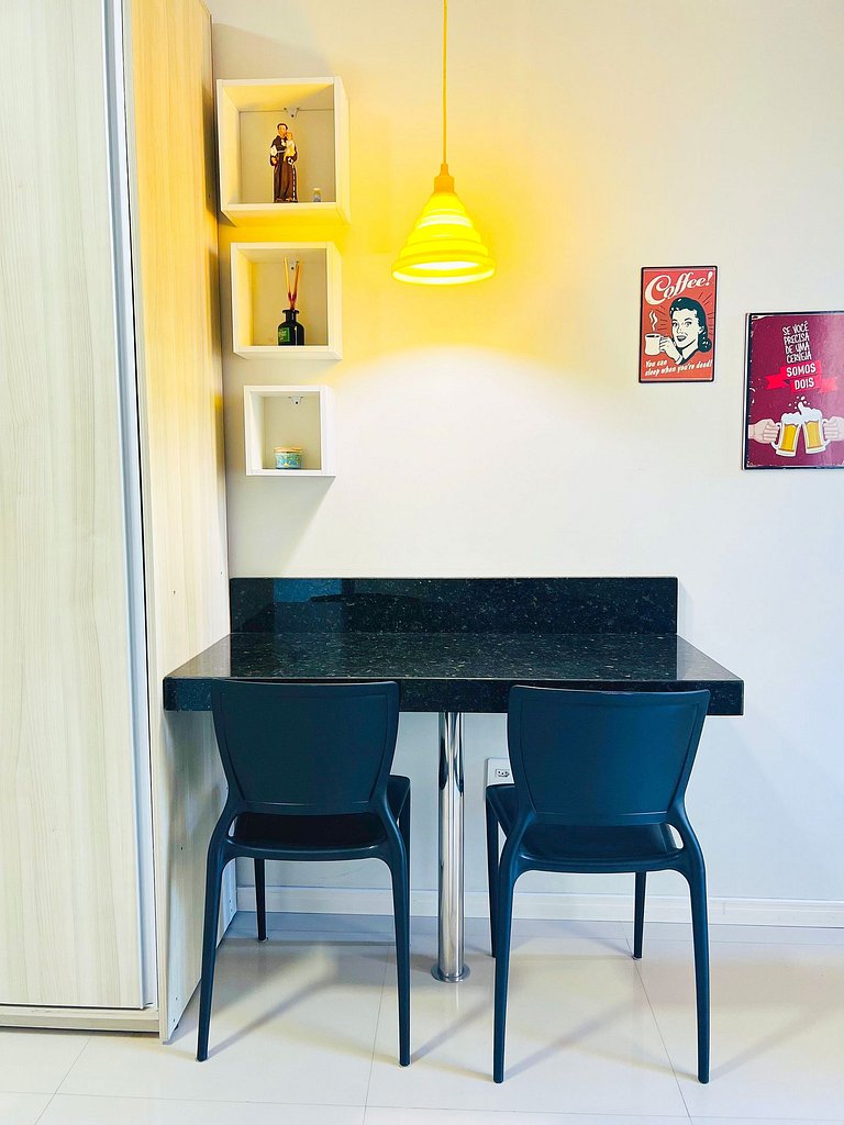 Varandinha Arejada a 700m da Praia by Apê