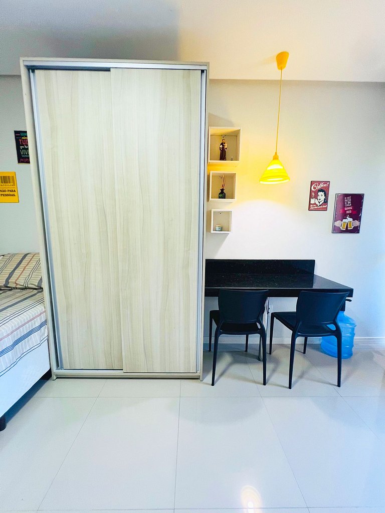 Varandinha Arejada a 700m da Praia by Apê