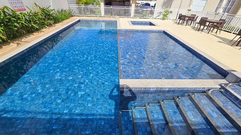 Aconchego proximo Praia e Aeroporto com ar by Apê