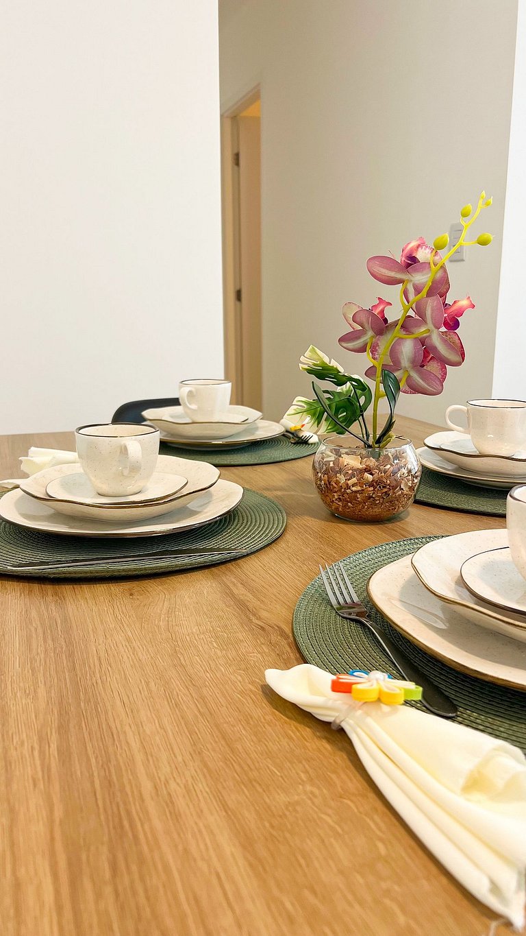 Aconchego proximo Praia e Aeroporto com ar by Apê