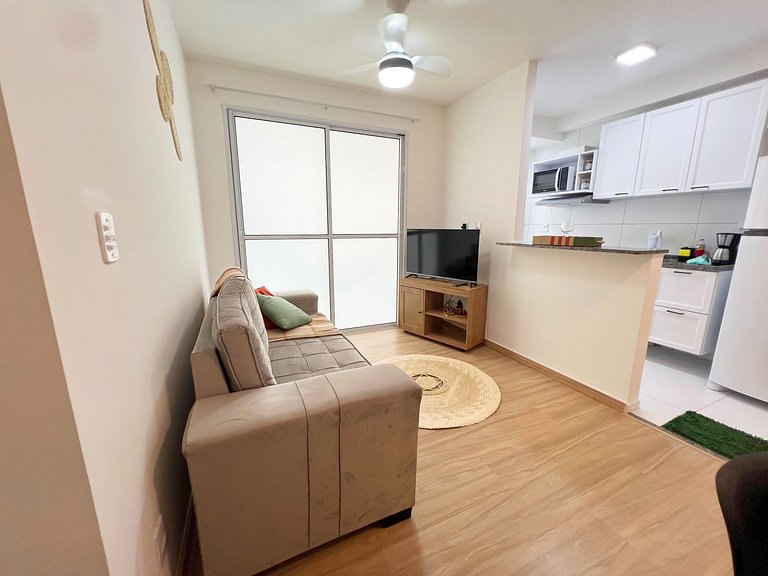 Aconchego proximo Praia e Aeroporto com ar by Apê