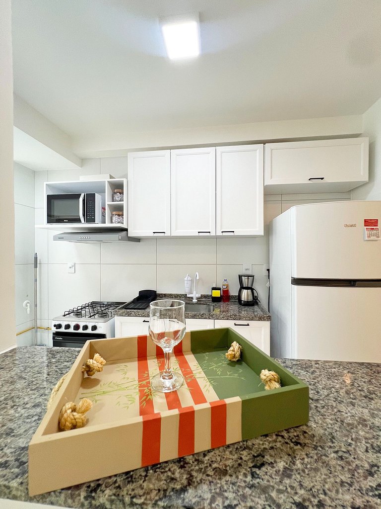 Aconchego proximo Praia e Aeroporto com ar by Apê