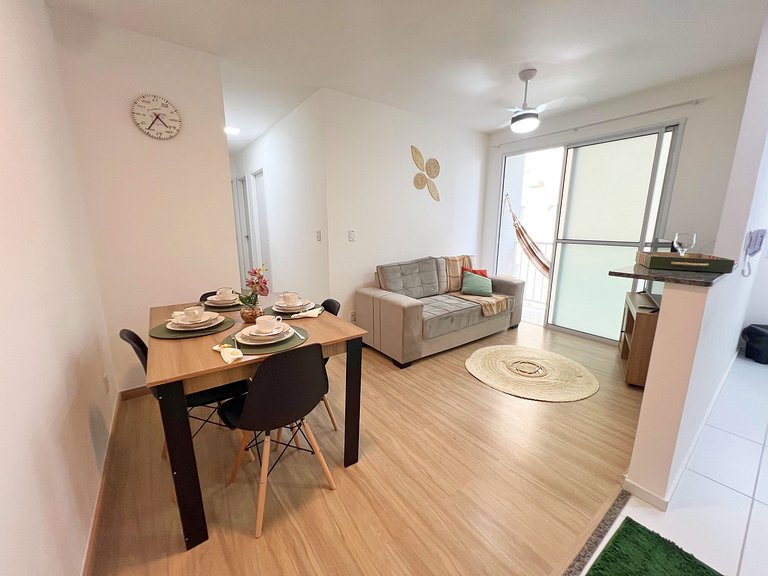 Aconchego proximo Praia e Aeroporto com ar by Apê