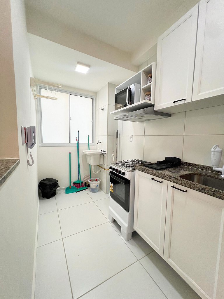 Aconchego proximo Praia e Aeroporto com ar by Apê