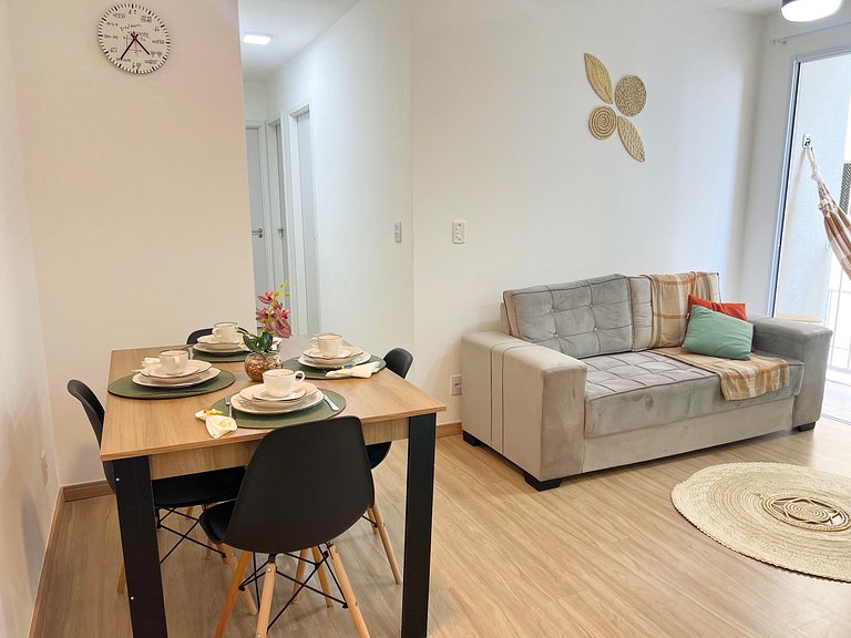 Aconchego proximo Praia e Aeroporto com ar by Apê