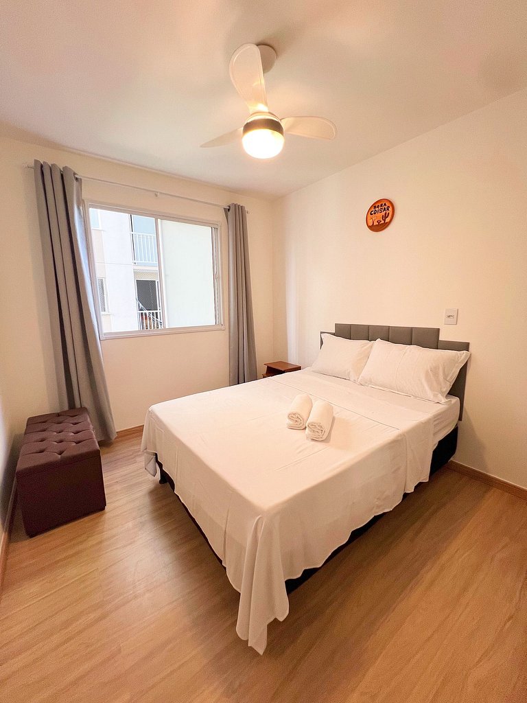 Aconchego proximo Praia e Aeroporto com ar by Apê